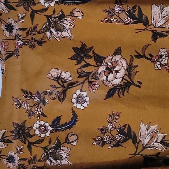 Bell Sleeve Top Jolt medium mustard color NWOT - Picture 7 of 8